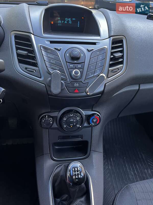 Хэтчбек Ford Fiesta 2013 в Калуше