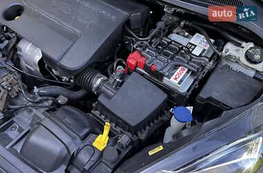 Хэтчбек Ford Fiesta 2013 в 