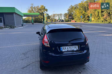 Хэтчбек Ford Fiesta 2015 в 