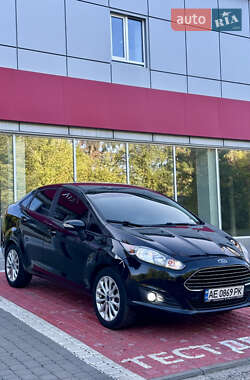 Седан Ford Fiesta 2013 в 