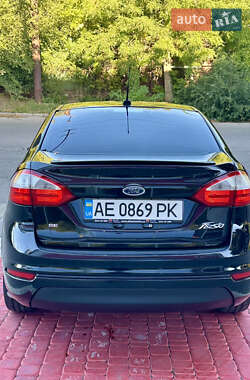 Седан Ford Fiesta 2013 в 