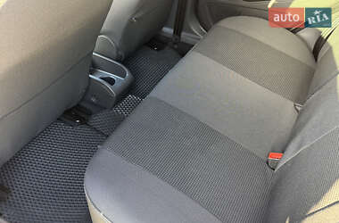 Хэтчбек Ford Fiesta 2016 в 