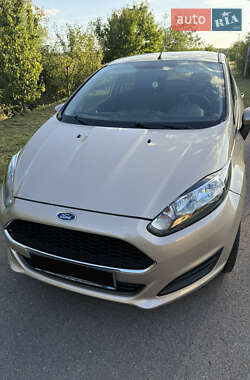 Хэтчбек Ford Fiesta 2016 в Мукачево