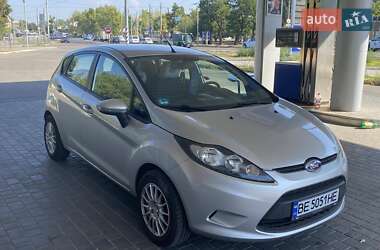 Хэтчбек Ford Fiesta 2012 в 