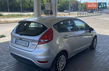 Хэтчбек Ford Fiesta 2012 в 