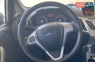 Хэтчбек Ford Fiesta 2012 в 