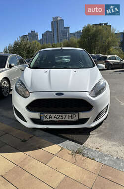 Хэтчбек Ford Fiesta 2016 в Киеве