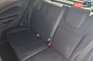 Хэтчбек Ford Fiesta 2013 в 