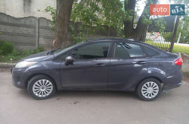 Седан Ford Fiesta 2012 в Глухове