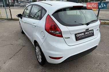 Хэтчбек Ford Fiesta 2012 в 