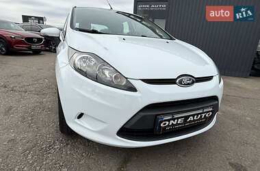 Хэтчбек Ford Fiesta 2012 в 