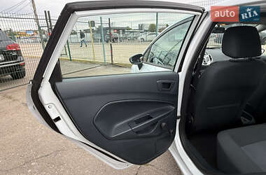 Хэтчбек Ford Fiesta 2012 в 
