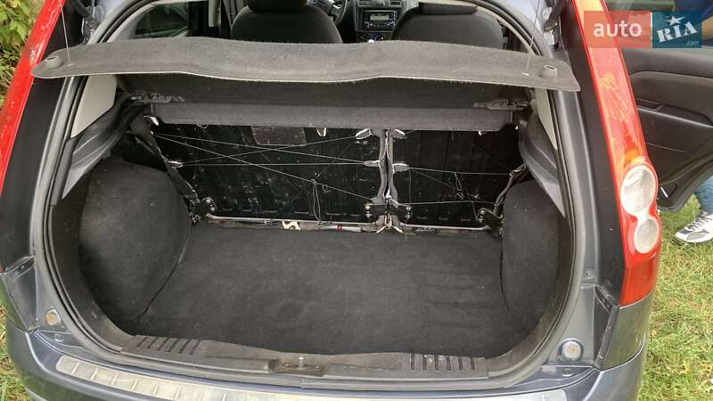 Хэтчбек Ford Fiesta 2006 в Виннице
