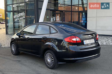 Седан Ford Fiesta 2013 в 
