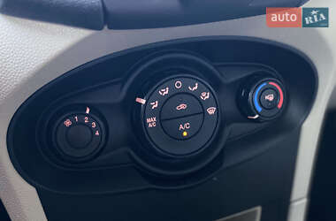 Седан Ford Fiesta 2013 в 