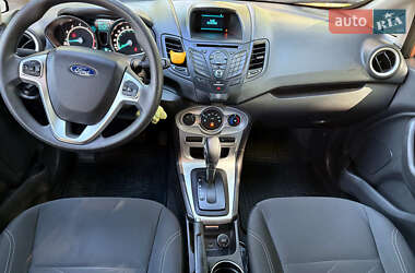Хэтчбек Ford Fiesta 2016 в 