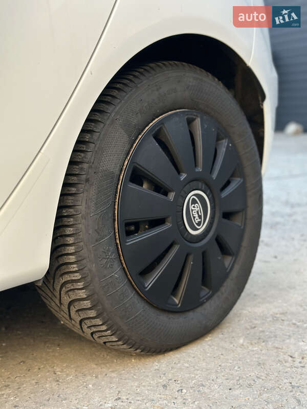 Хэтчбек Ford Fiesta 2014 в Запорожье фото 6 Хэтчбек Ford Fiesta 2014 в Запорожье