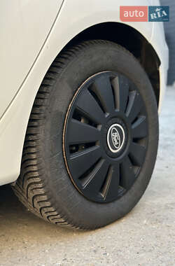 Хэтчбек Ford Fiesta 2014 в 