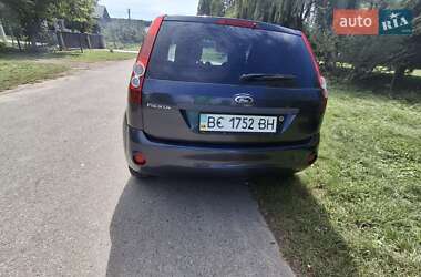 Хэтчбек Ford Fiesta 2007 в 