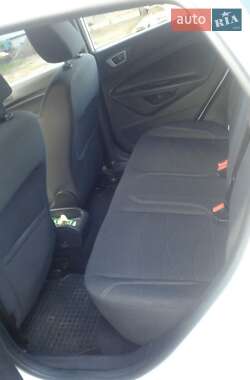 Хэтчбек Ford Fiesta 2013 в 