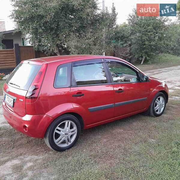 Хэтчбек Ford Fiesta 2006 в Прилуках