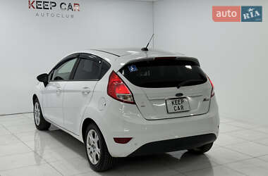 Хэтчбек Ford Fiesta 2018 в 