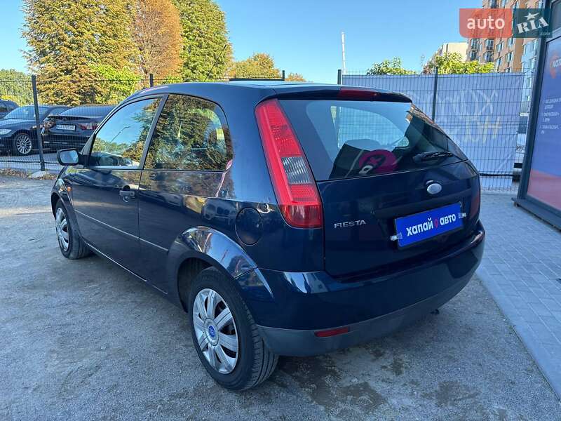 Хэтчбек Ford Fiesta 2004 в Виннице
