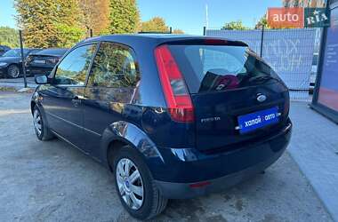 Хэтчбек Ford Fiesta 2004 в 