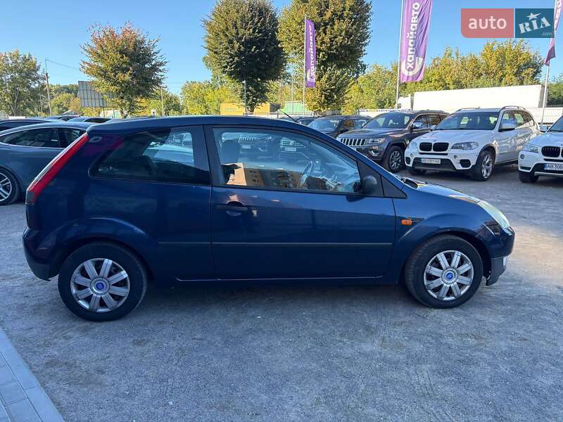 Хэтчбек Ford Fiesta 2004 в Виннице