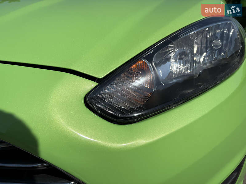 Хэтчбек Ford Fiesta 2014 в Львове