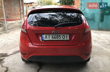 Хэтчбек Ford Fiesta 2012 в 