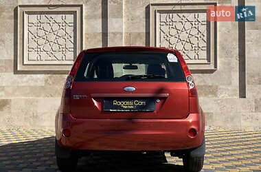 Хэтчбек Ford Fiesta 2007 в 