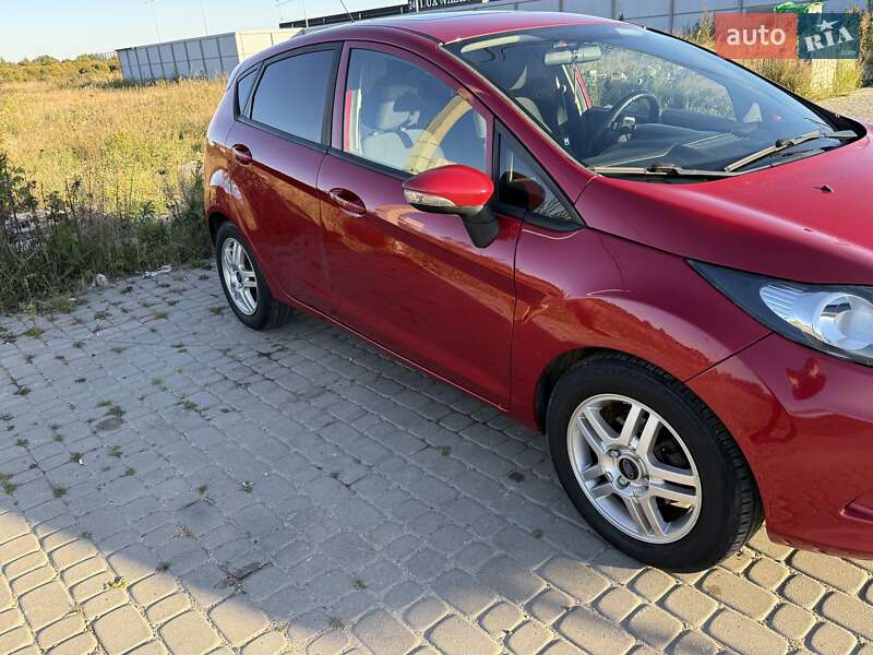 Хэтчбек Ford Fiesta 2012 в Львове