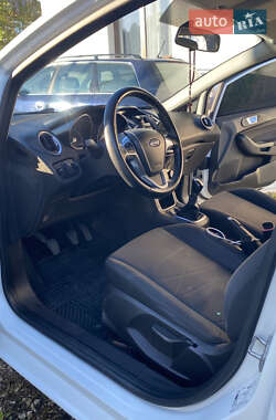 Хэтчбек Ford Fiesta 2014 в 