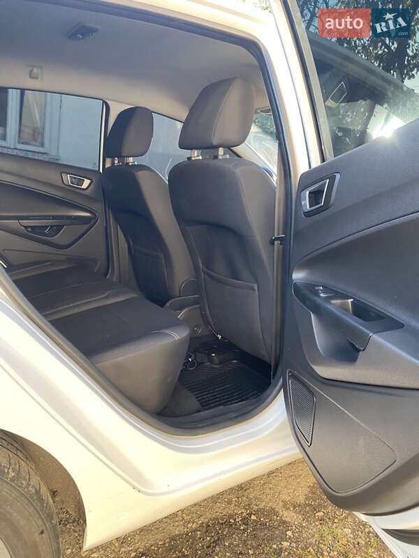 Хэтчбек Ford Fiesta 2014 в Надворной фото 26 Хэтчбек Ford Fiesta 2014 в Надворной