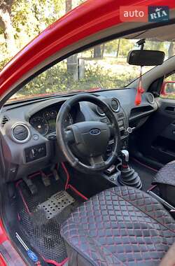 Хэтчбек Ford Fiesta 2007 в 