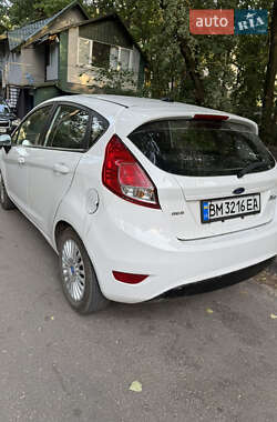 Хетчбек Ford Fiesta 2014 в 