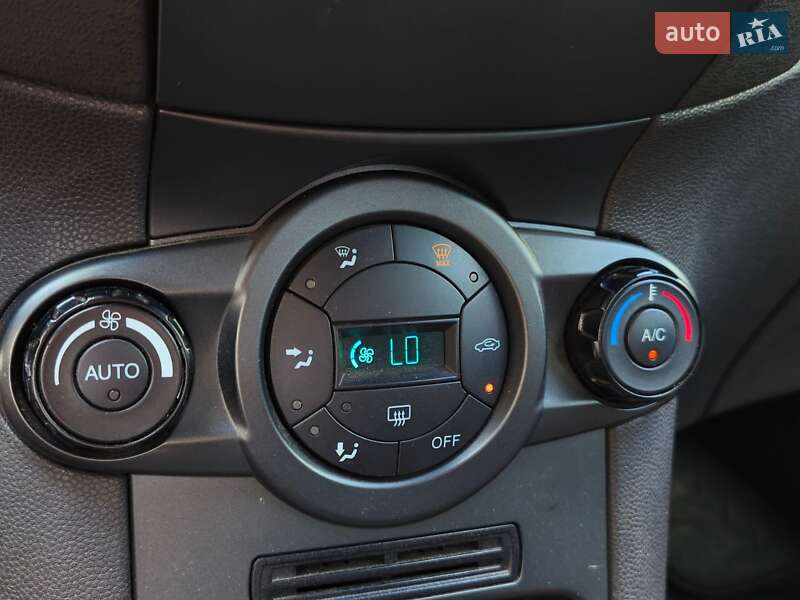 Хэтчбек Ford Fiesta 2013 в Днепре