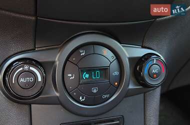 Хэтчбек Ford Fiesta 2013 в 
