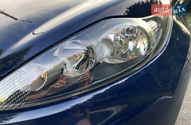 Хэтчбек Ford Fiesta 2012 в 
