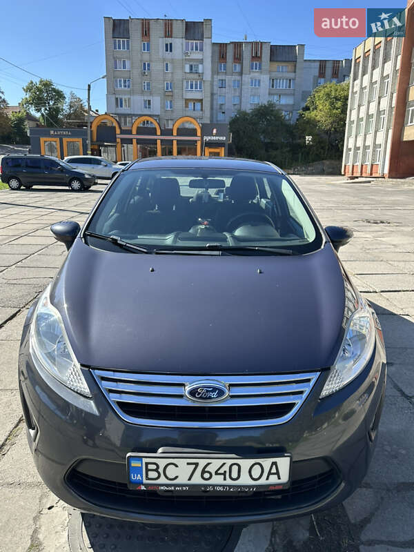 Седан Ford Fiesta 2012 в Львове