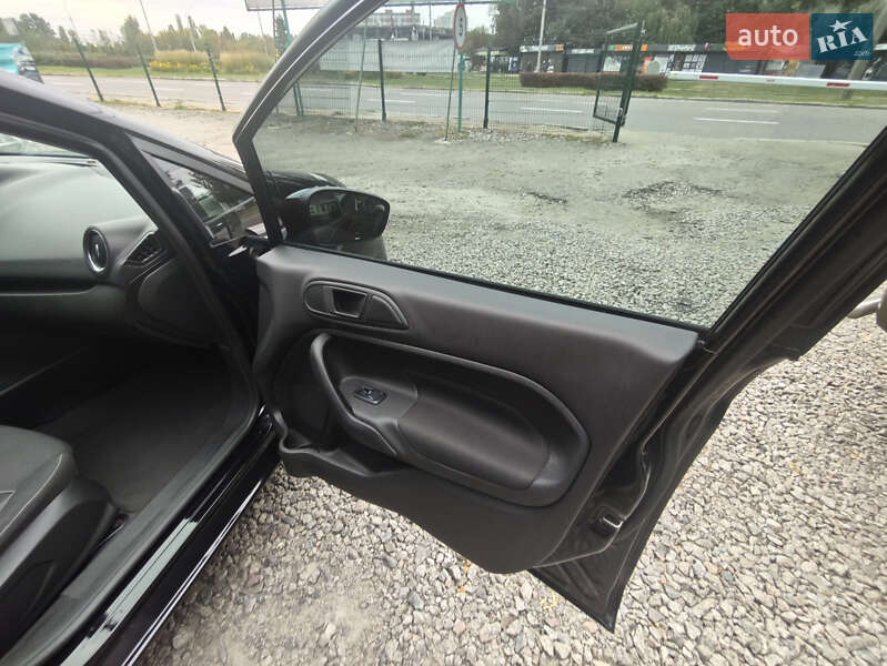 Седан Ford Fiesta 2019 в Киеве