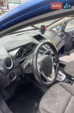 Седан Ford Fiesta 2011 в 