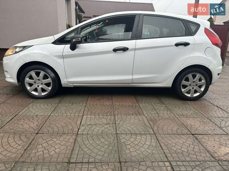 Хэтчбек Ford Fiesta 2009 в Львове