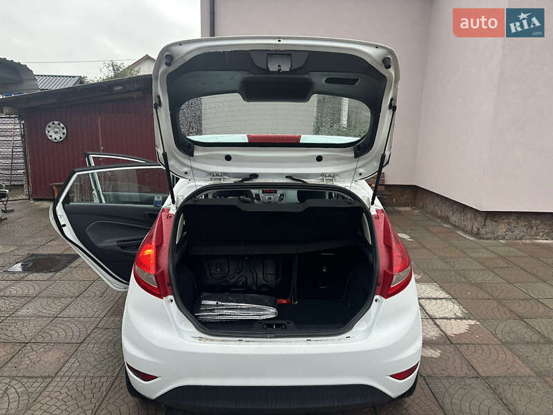 Хэтчбек Ford Fiesta 2009 в Львове