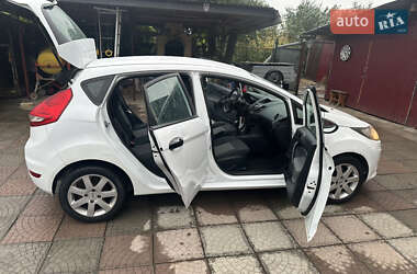 Хэтчбек Ford Fiesta 2009 в 