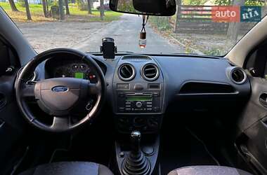 Хэтчбек Ford Fiesta 2008 в 