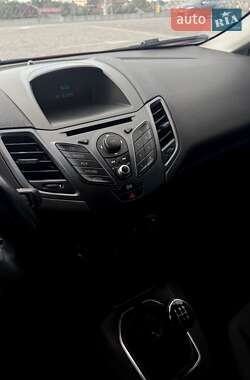 Хэтчбек Ford Fiesta 2013 в 