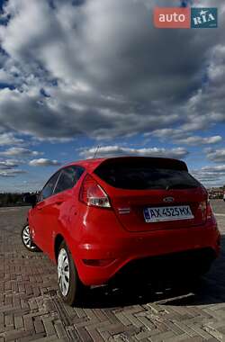 Хэтчбек Ford Fiesta 2013 в 