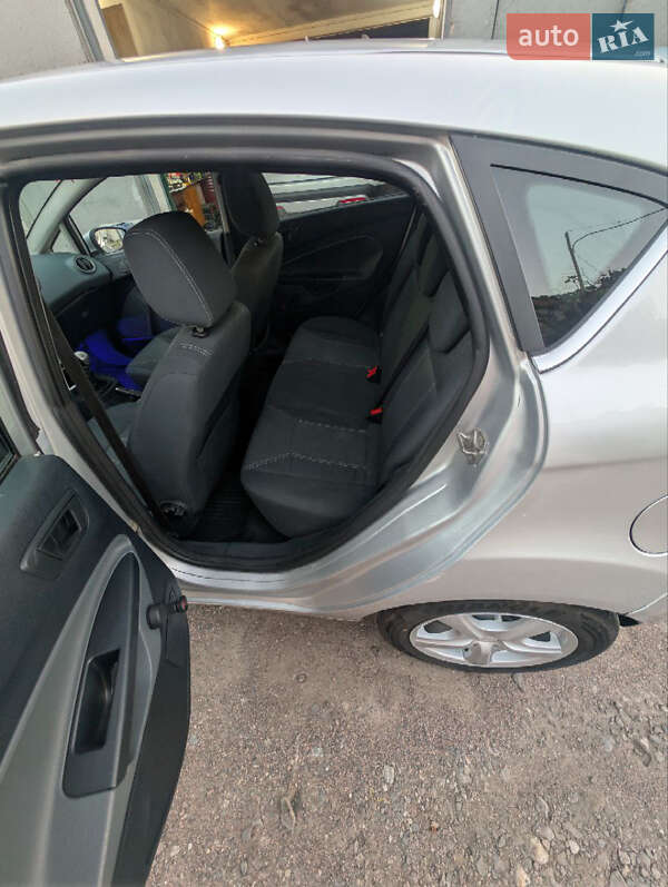 Хэтчбек Ford Fiesta 2010 в Черкассах фото 13 Хэтчбек Ford Fiesta 2010 в Черкассах